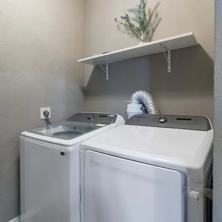 Roomy 2Br-1Ba Wfh Desk & Backyard Saint Louis Exterior photo