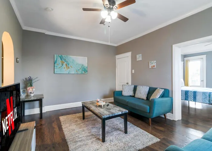Roomy 2Br-1Ba Wfh Desk & Backyard