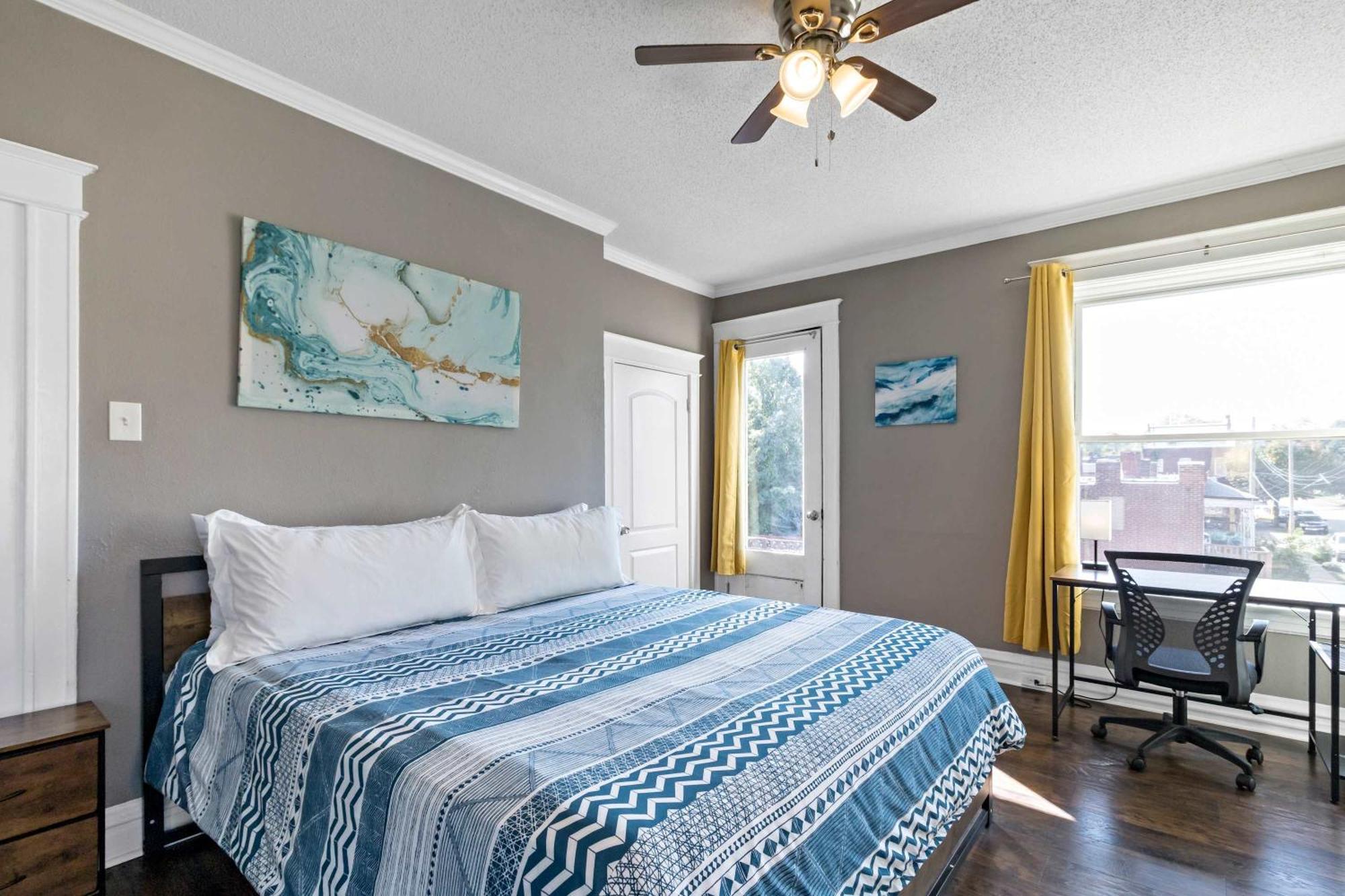 Roomy 2br-1ba Wfh Desk & Backyard Apartamento Saint Louis