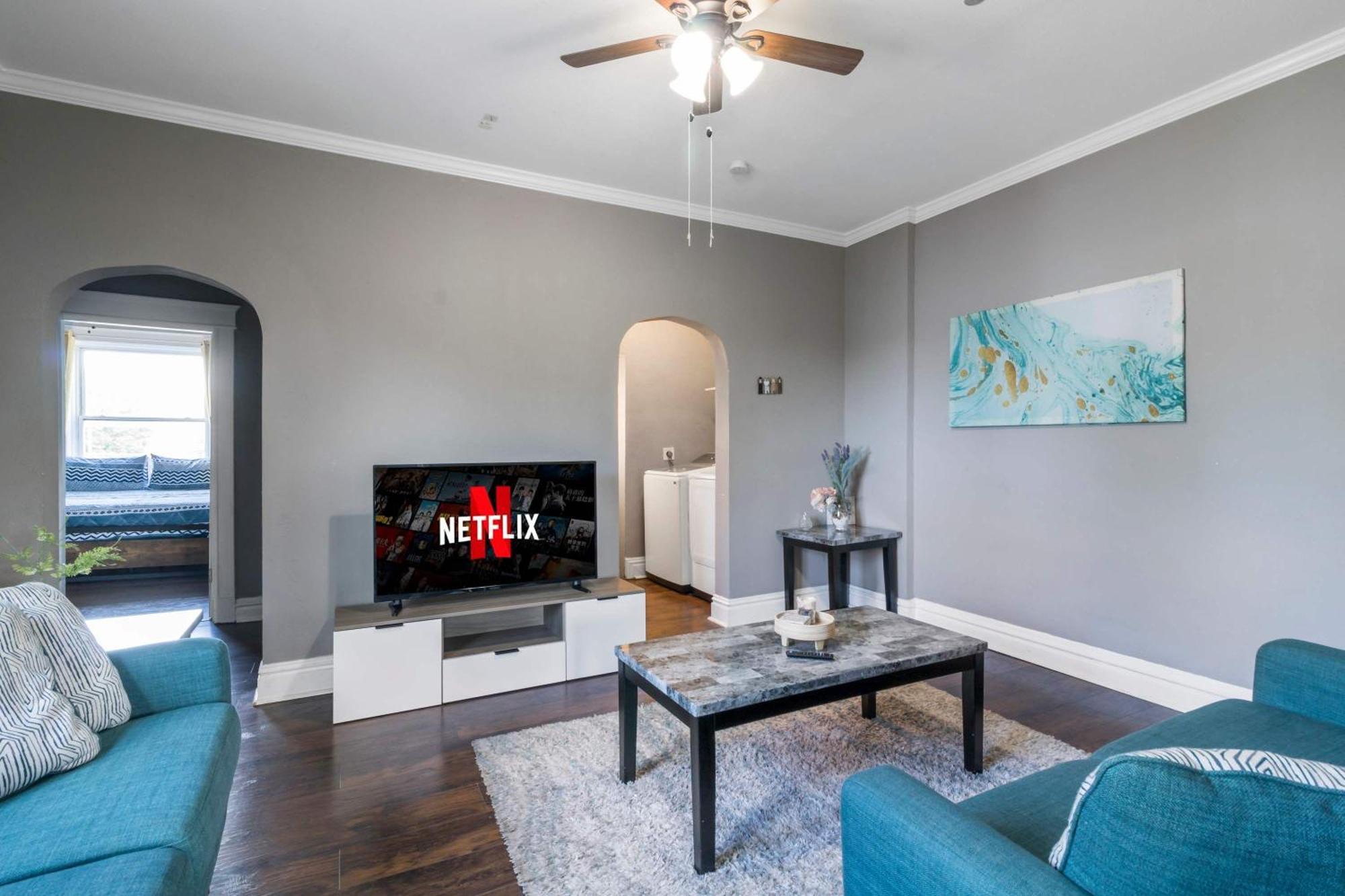 Roomy 2br-1ba Wfh Desk & Backyard Apartamento *