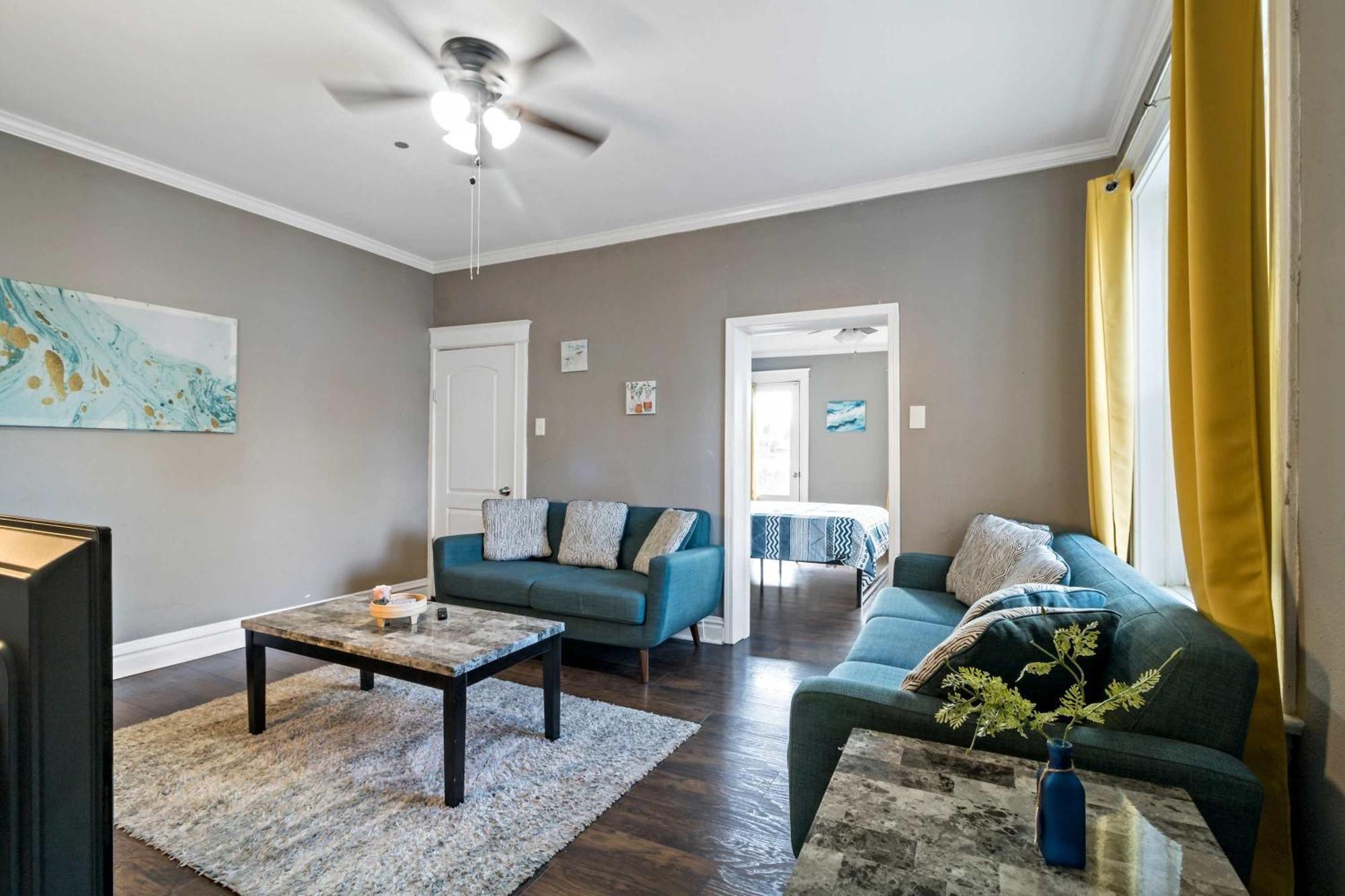 Roomy 2br-1ba Wfh Desk & Backyard Apartamento Saint Louis