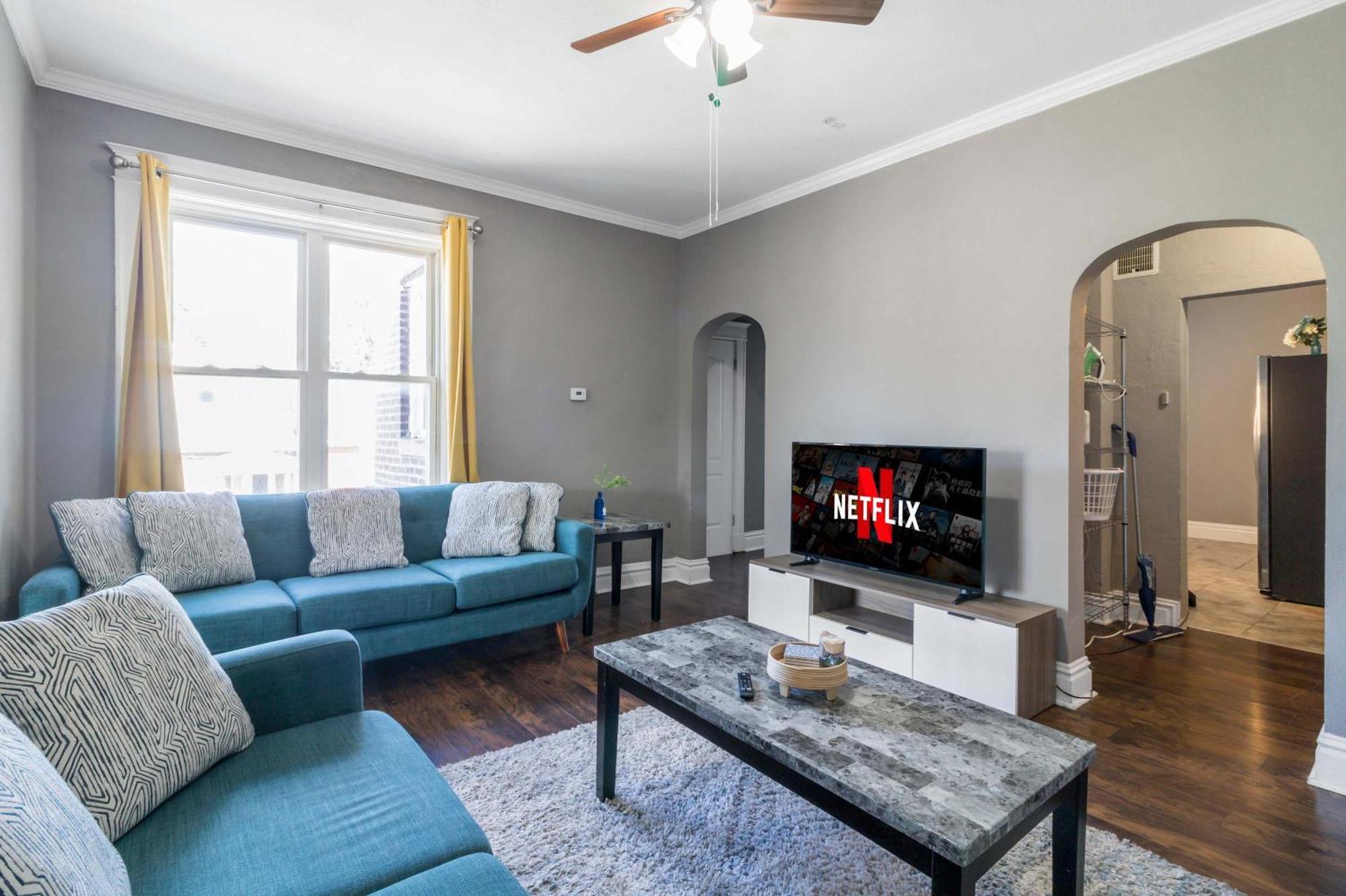 Apartamento Roomy 2br-1ba Wfh Desk & Backyard